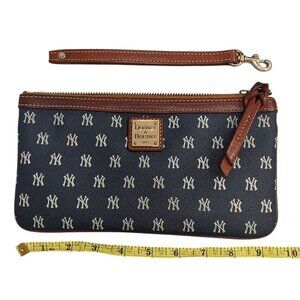 Dooney & Bourke NY Yankees Navy Leather Wristlet Wallet MLB Official Licensed